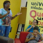 A coordenadora pedagógica da UQ, Rosângela Gomes, falando aos quebradeiros (Crédito: Marcelo Ostachevski)